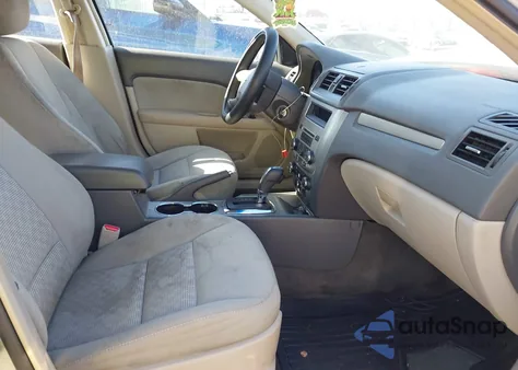 2010 Ford Fusion Se z USA, uszkodzony, nr VIN 3FAHP0HA5AR297771